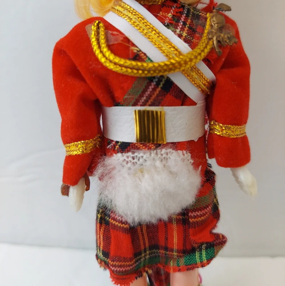 Royal Guard Doll - Picture 6 of 7